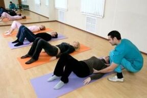 thérapie par l'exercice comme méthode de traitement de l'ostéochondrose